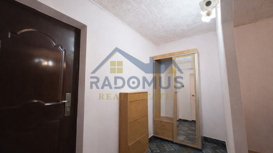 Garsonieră compartimentată în 2 camere - Blv. Republicii - Mobilată - Poză 2