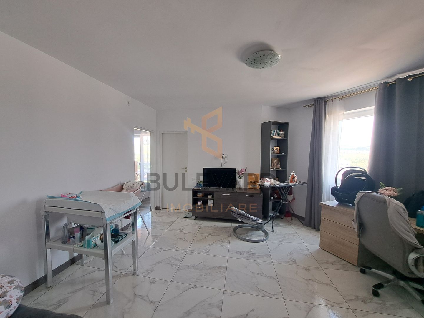 Apartament 3 camere,  parcare, zona Metro! - Poză 4