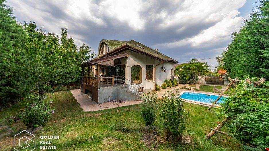 Vila cu piscina si teren generos la cateva minute de centru, comision 0% - Poză 1