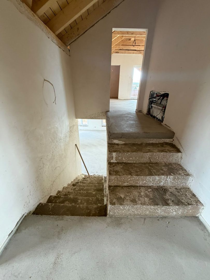🏡 CASĂ DE VÂNZARE - Poză 7