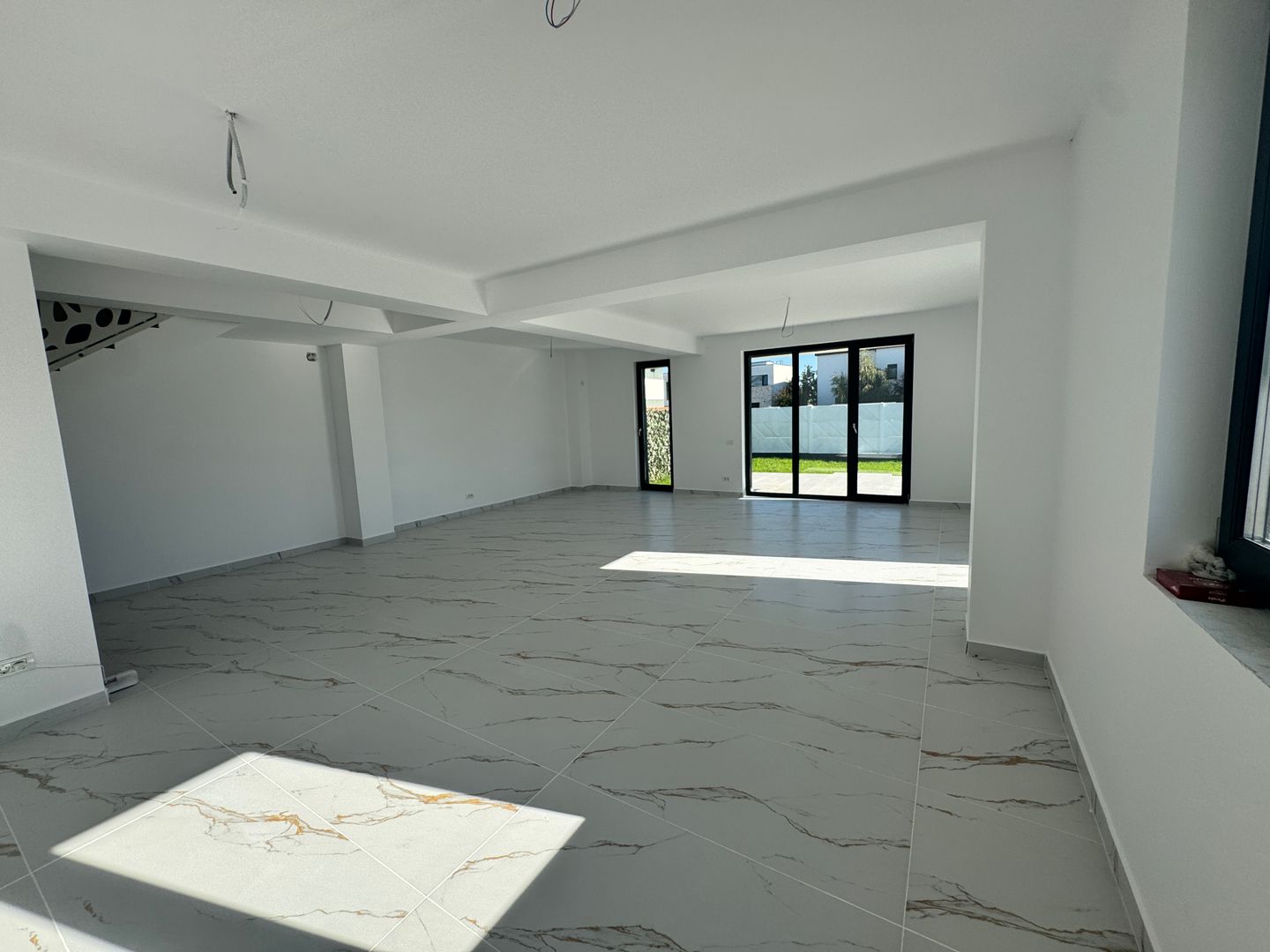 Vila 5 camere Otopeni Central-bucatarie si finisaje incluse - Poză 7