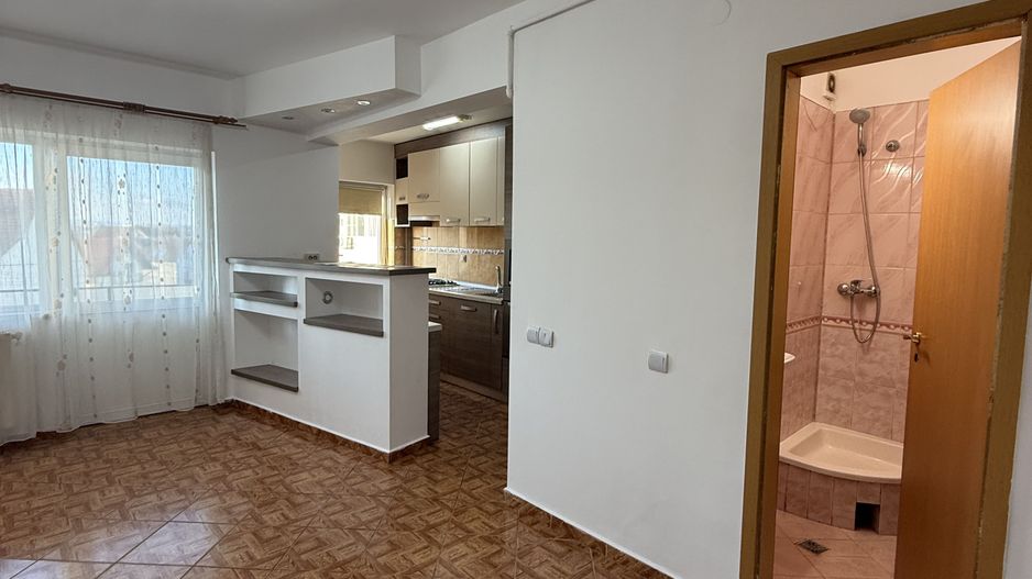 Apartament spațios cu 4 camere + garaj inclus – zona Ștrand–Tilișca - Poză 11