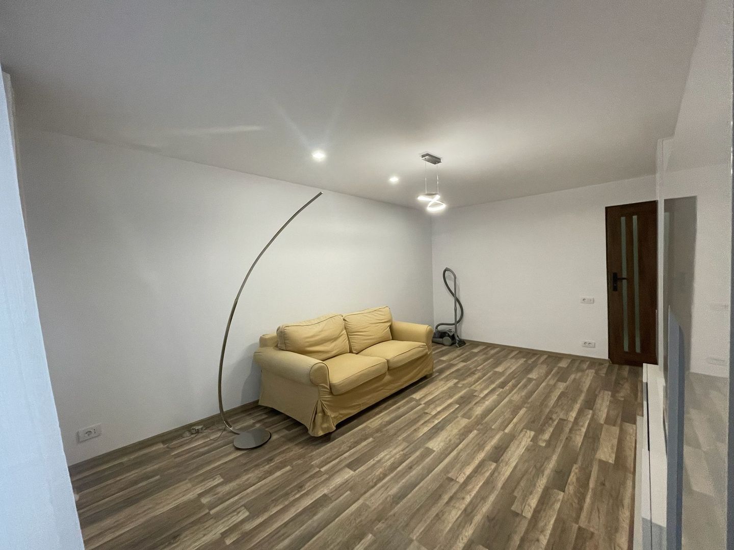APARTAMENT MODERN | COMPLET MOBILAT SI UTILAT| 2 CAMERE | RADAUTI - Poză 6