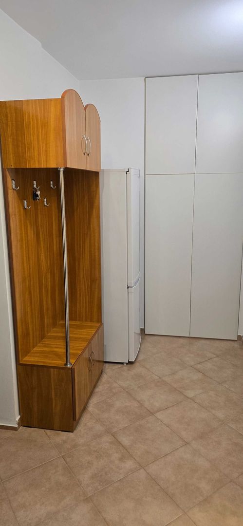 Închiriere Garsonieră Titan, 1 min metrou, 38 mp, bloc reabilitat - Poză 4