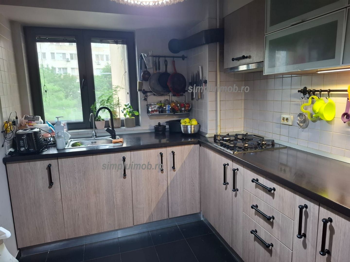 Bd Alexandru Obregia 3 camere renovat loc de parcare Sector 4 - Poză 1