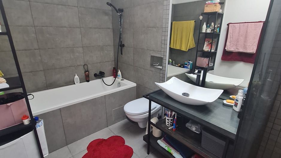 Duplex minimalist cu piscina - Poză 9