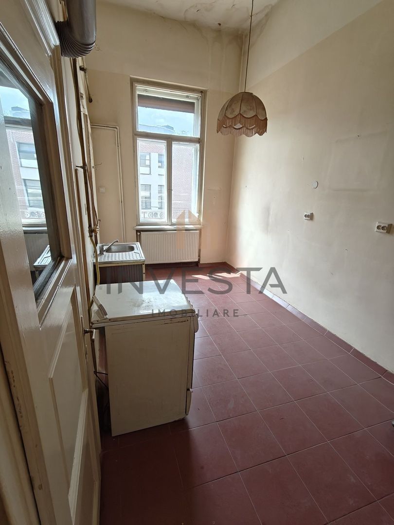 Apartament cu 2 camere cu terasa de 17 mp, tavan inalt, zona Centrala! - Poză 5
