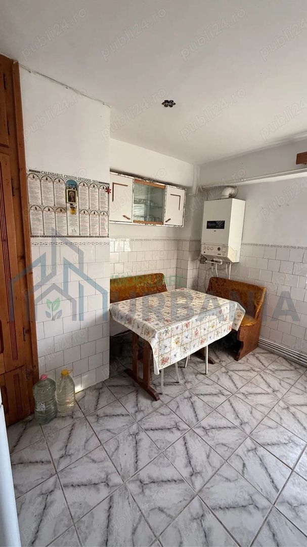 De vanzare apartament 3 camere 86 mp - Poză 2