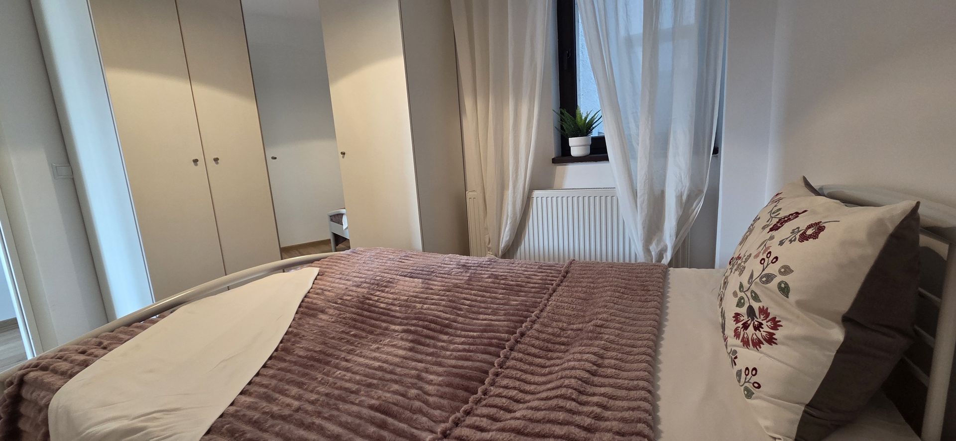 Apartament 3 camere si loc de parcare - Poză 33