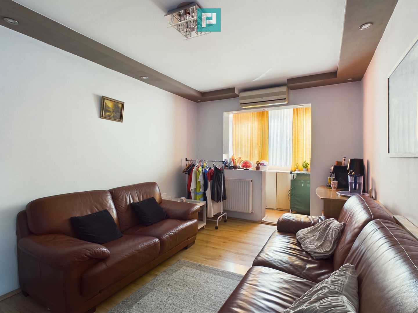Apartament cu 3 camere, etaj intermediar, zona Spitalului Judetean - Poză 2