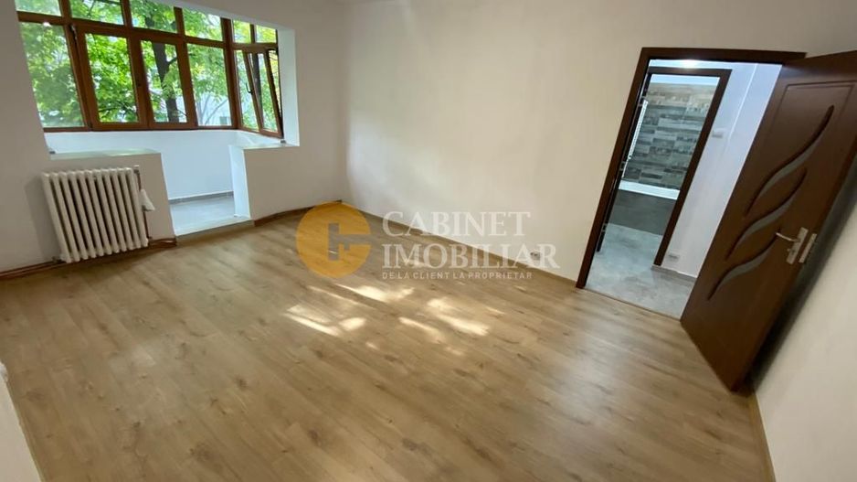 Etaj 2, zona Alexandru cel Bun 2 camere-liber mutare imediata - Poză 4