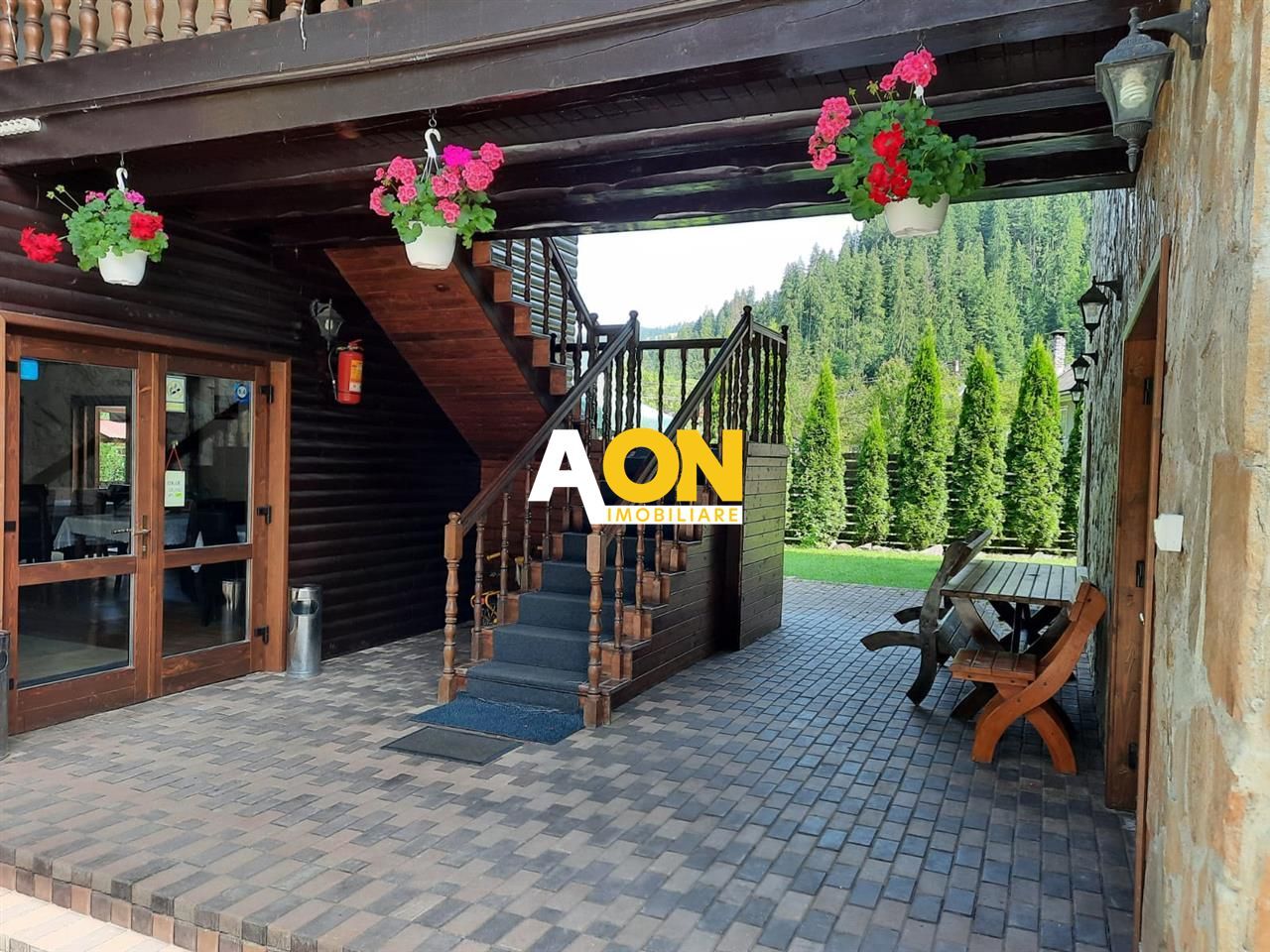 Pensiune in Muntii Apuseni 10 camere 1007 mp teren - Poză 6