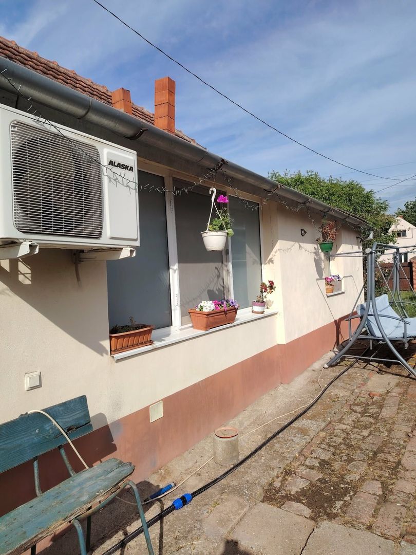 Casă cu 4 camere și teren generos de 2.370 mp – Deta, Strada 1 Mai - Poză 3