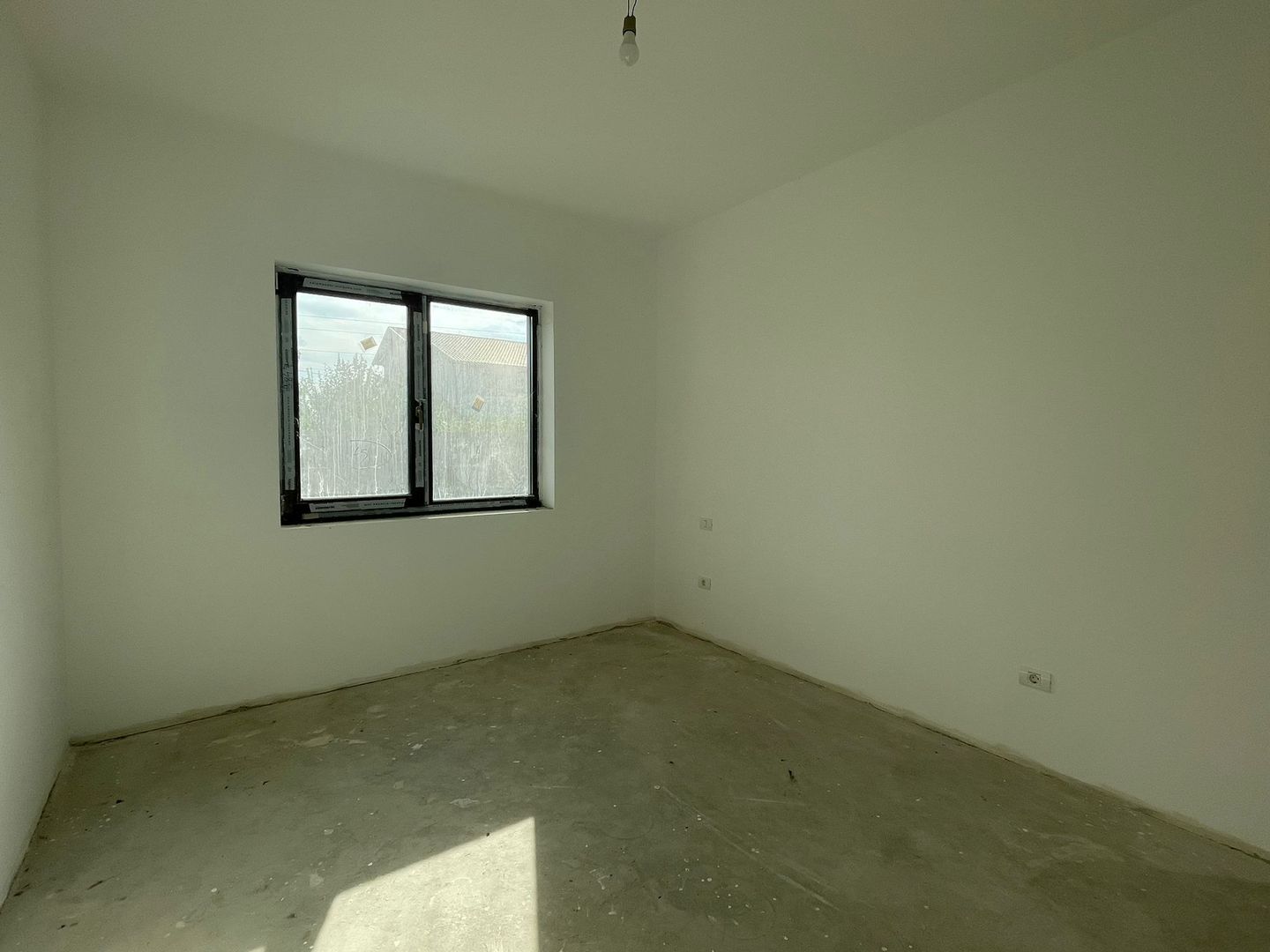 Duplex pe parter 4 camere - Mosnita Noua - Poză 7