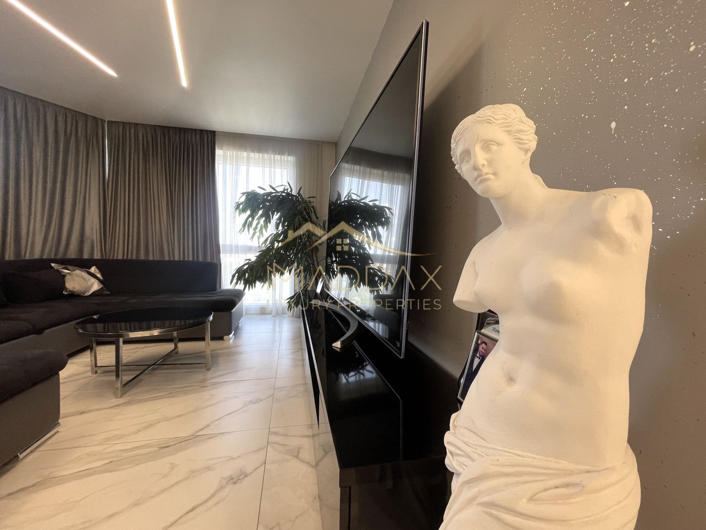 4 rooms apartment - 122 sqm *Furnished*/ 1 Parking / Floreasca - Poză 2