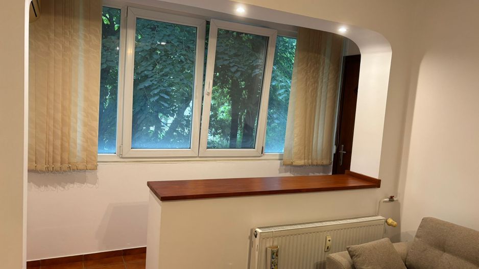 AP. 2 CAMERE PIATA SUDULUI, LOC PARCARE, BUCATARIE INCHISA, MODERN - Poză 2