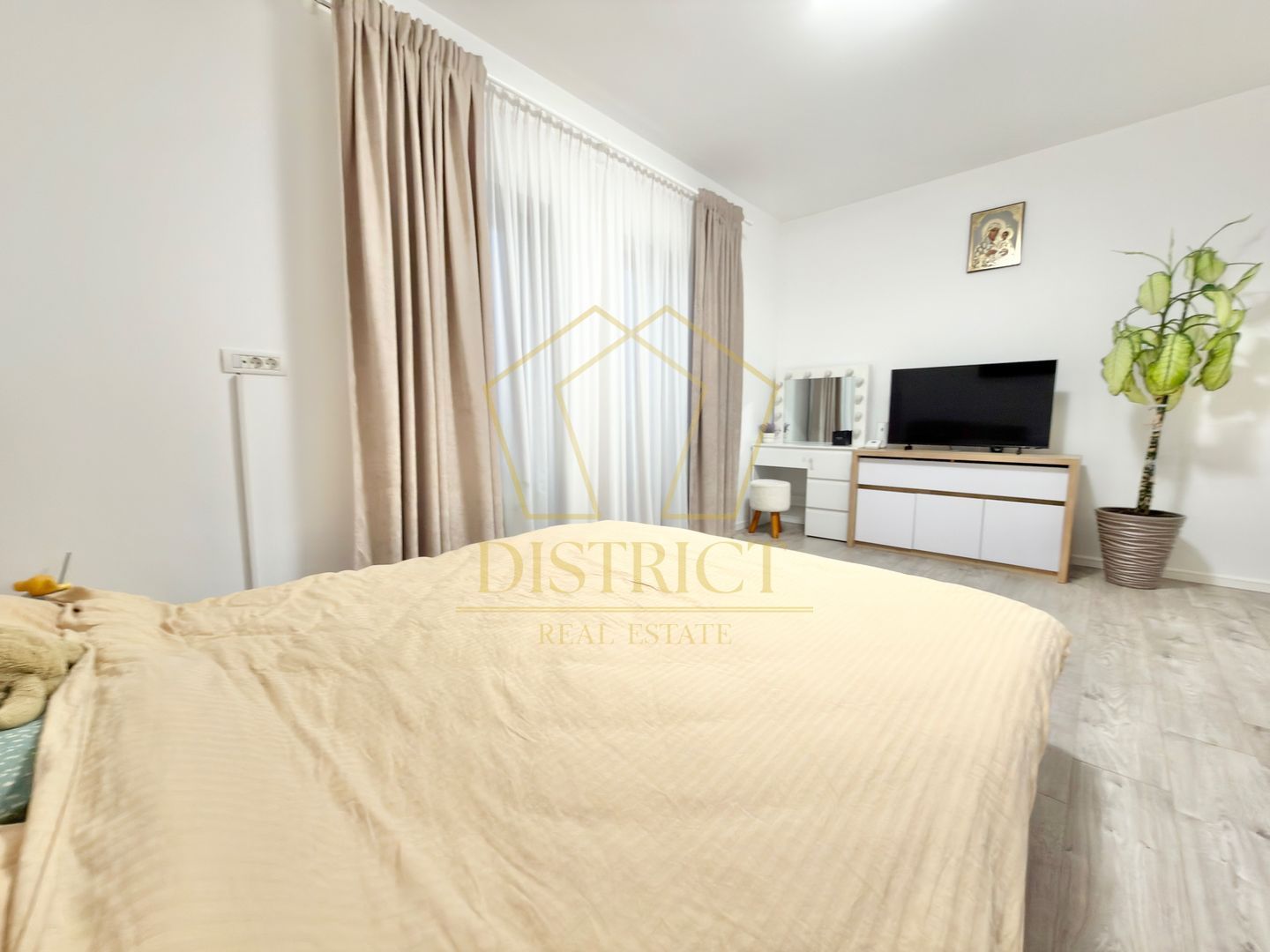 Apartament cu 3 camere mobilat si utlat, 70 mp utili, in Giroc la etajul 2. - Poză 12
