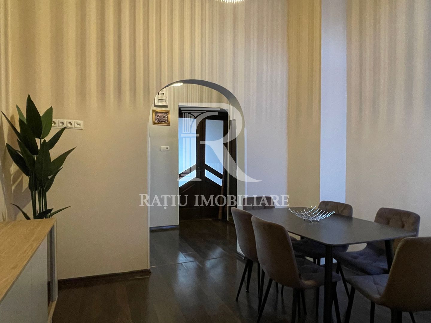Proprietate Exclusivistă | Apartament la Casă | Ultracentral | Oradea - Poză 18