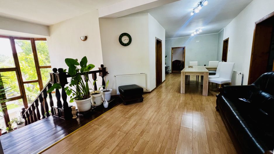 Casa individuala 6 camere  spatioase - zona Mehala - Poză 1