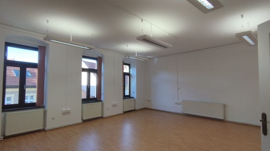 Spațiu birouri 119 mp. , renovat – Strada Castelului - Poză 1