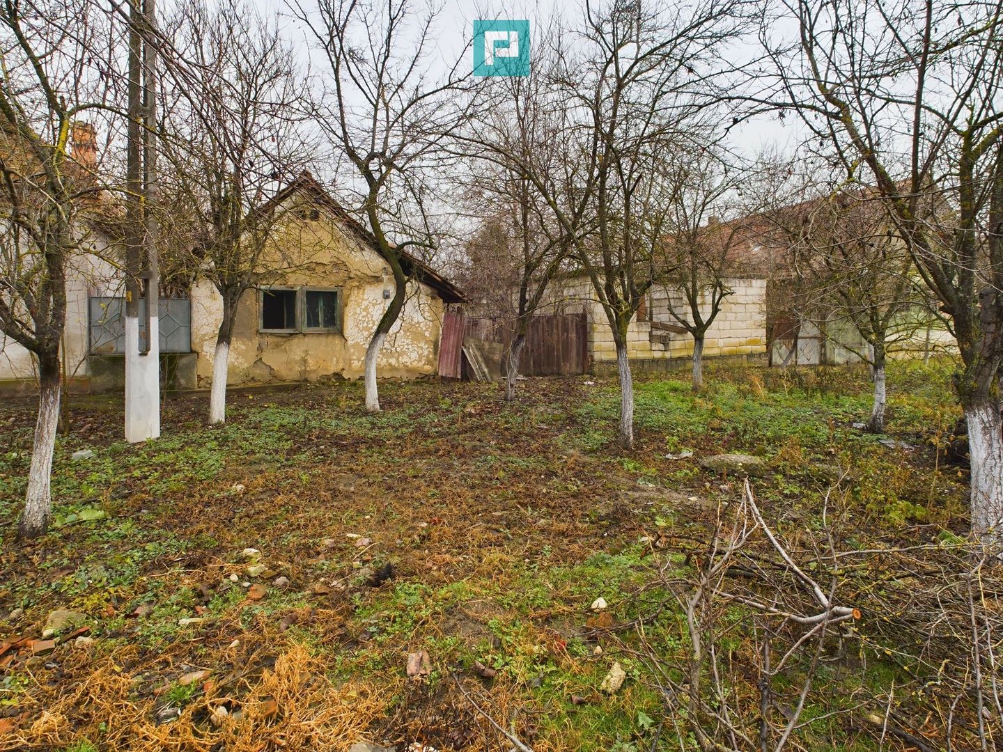 Teren cu casă demolabilă în Şuştra - Poză 1