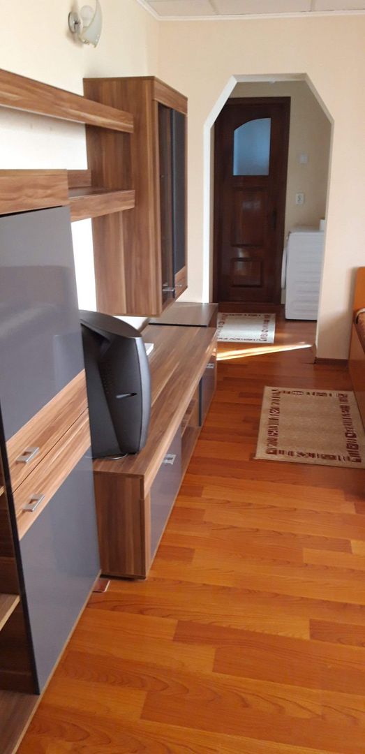 Apartament 2 camere, mobilat și utilat, zona Ultracentral; - Poză 4