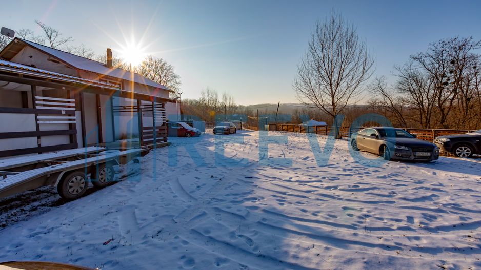 Proprietate cu casa si spatiu comercial+teren 4060 mp Bahna - Poză 43