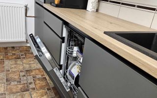 Dambovita | 2 Camere | Etaj Intermediar | Centrala Proprie. - Poză 2