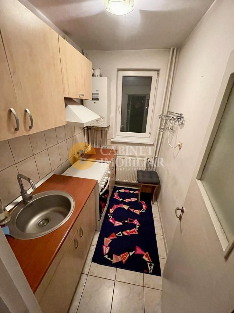 Apartament cu 3 camere - Etaj Intermediar - Bloc Fara Risc - Podu Ros - Poză 4