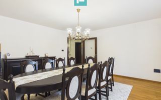 Vilă cu 7 camere de vânzare în zona Central - Poză 47