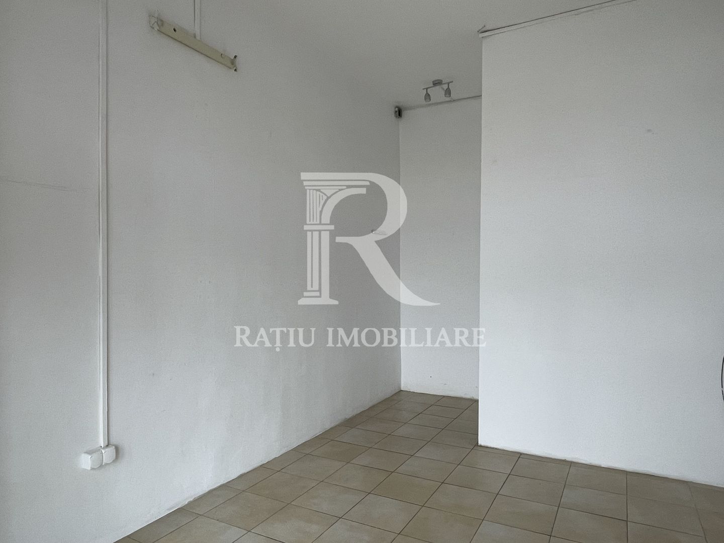 Spatiu comercial de inchiriat | Zona Lotus | Oradea - Poză 3