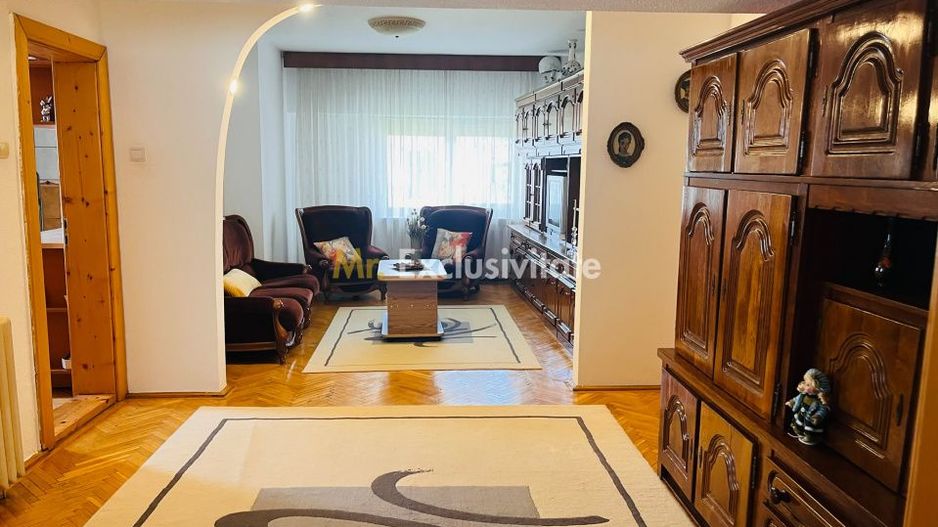 Apartament ultracentral, 3 camere, cu priveliste impresionanta, langa Mercur - Poză 2