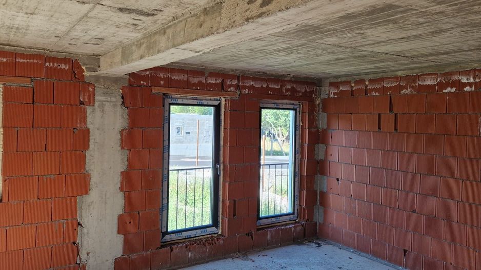 Casa la rosu Falticeni- Cartier Privat - Poză 3