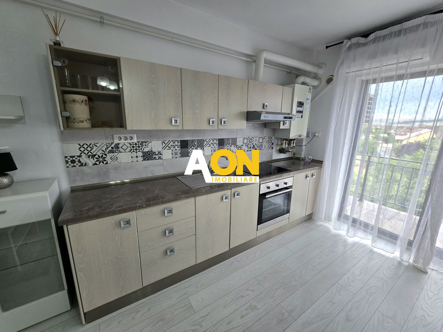 Apartament cu 2 Camere, Bloc Nou, Etaj Intermediar, Zona Cetate - Poză 3