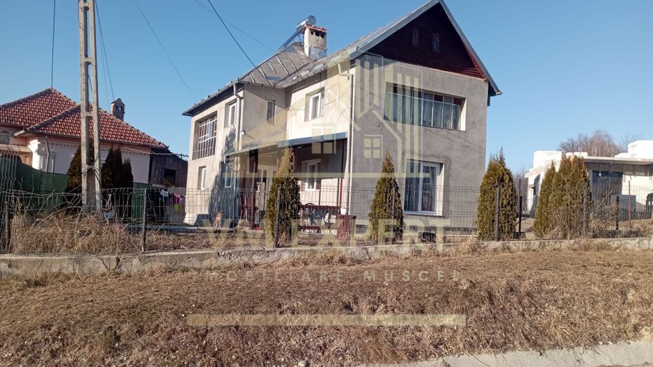 CASA 4 CAMERE TEREN 2500 MP CAMPULUNG - Poză 1