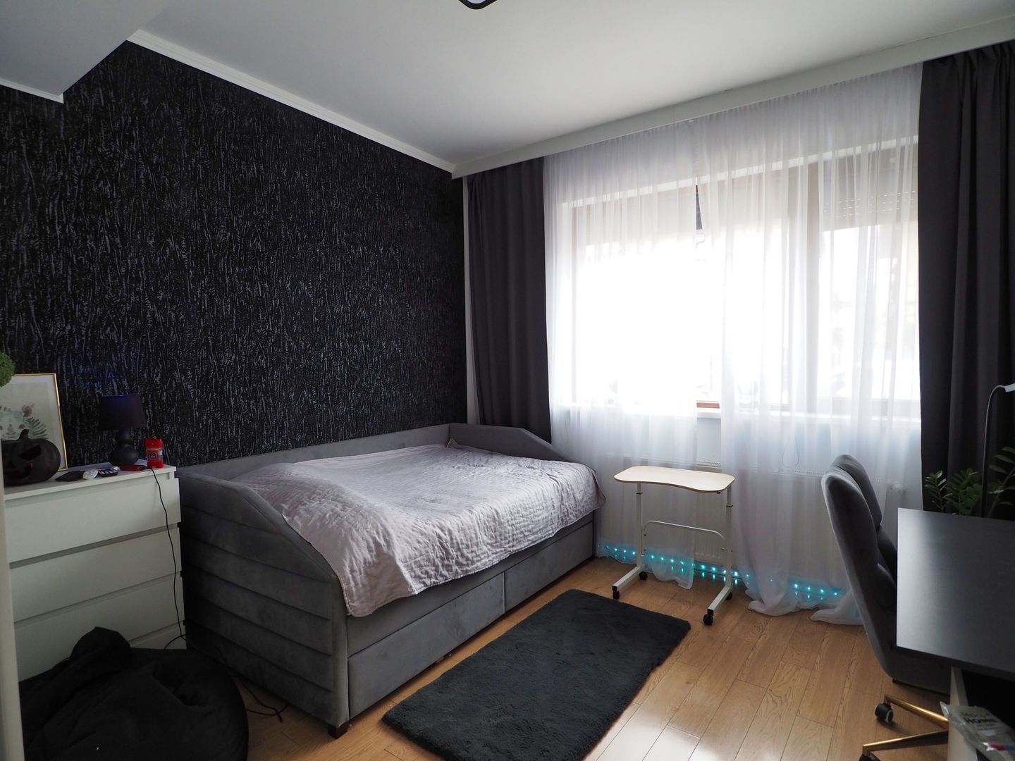 Vanzare 2 camere partial mobilat 1Mai-Victoriei - Poză 8