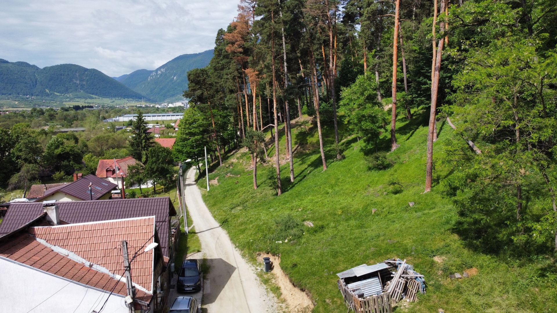 Apartament tip casă la curte, lângă pădure – Zărnești - Poză 9
