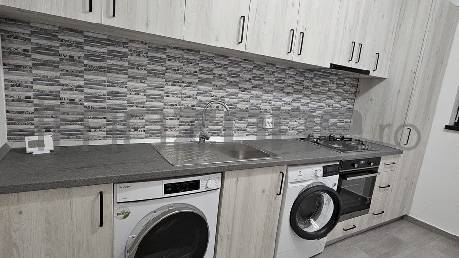 Garsoniera, 42 mp, decomandata, bucatarie 11 mp, mobilata/utilata - Poză 3