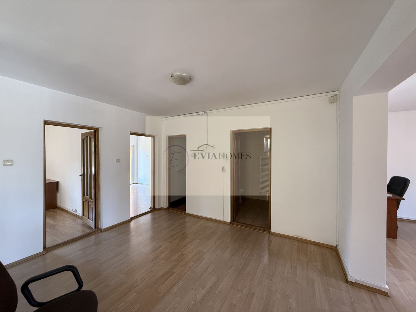 Casa individuala spatioasa, curte si parcare/zona Semicentrala - Poză 10