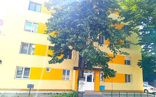 Vand apartament decomandat spatios cu 2 camere in Oravita. Comision ,,0'' - Poză 1