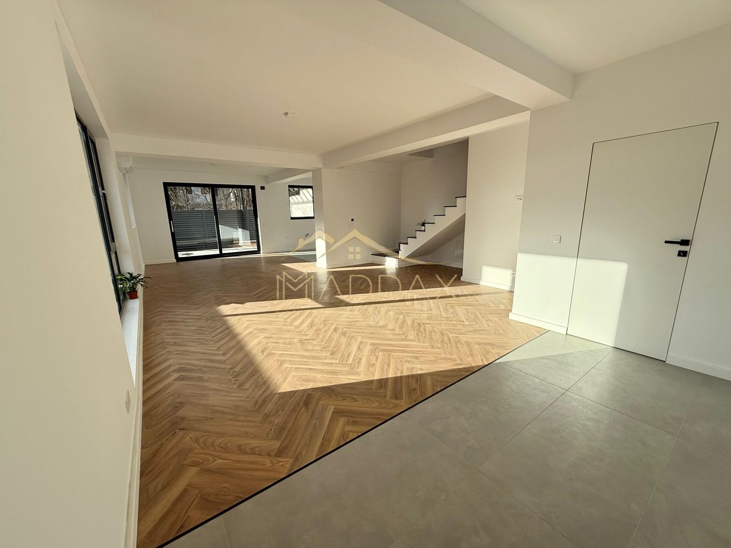 Vilă **6 camere  **451mp // Zona Iancu Nicolae - Poză 19