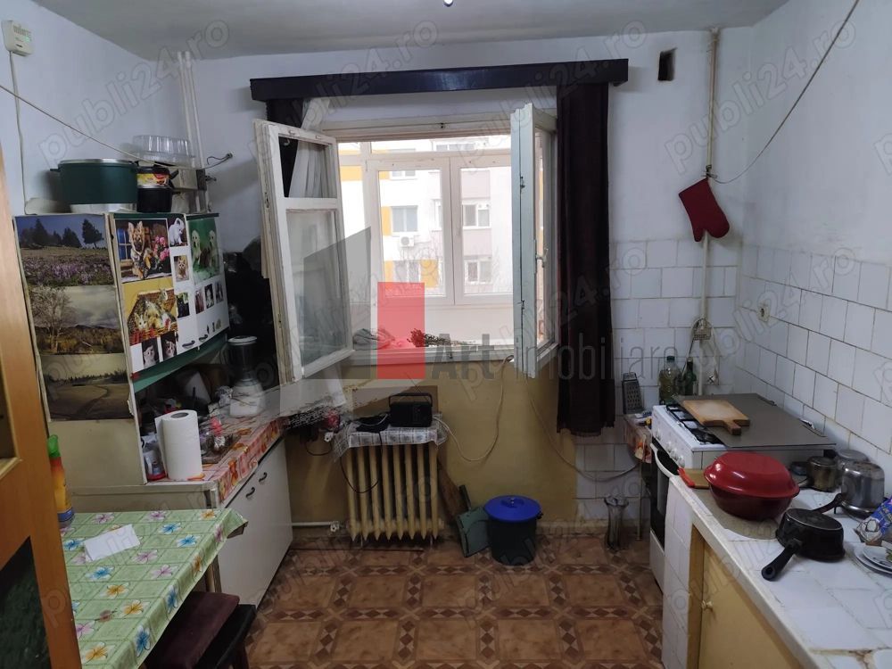 APARTAMENT 3 CAMERE-BARCA - Poză 5