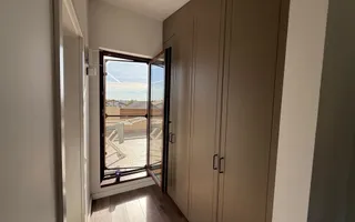 Casă P\+E\+M, complet mobilată, 4 camere, 3 dormitoare, matrimonial - Poză 18
