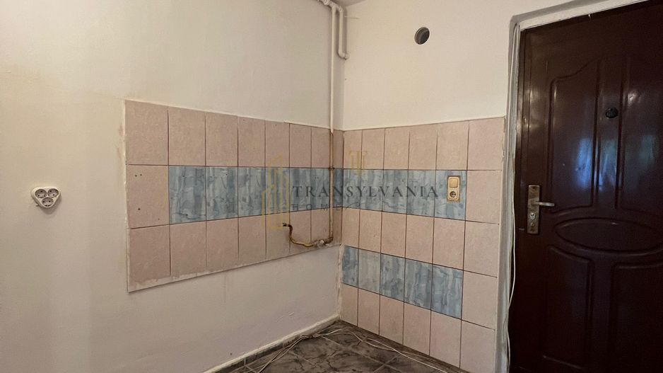 Garsoniera de vanzare, zona centrala - Poză 4