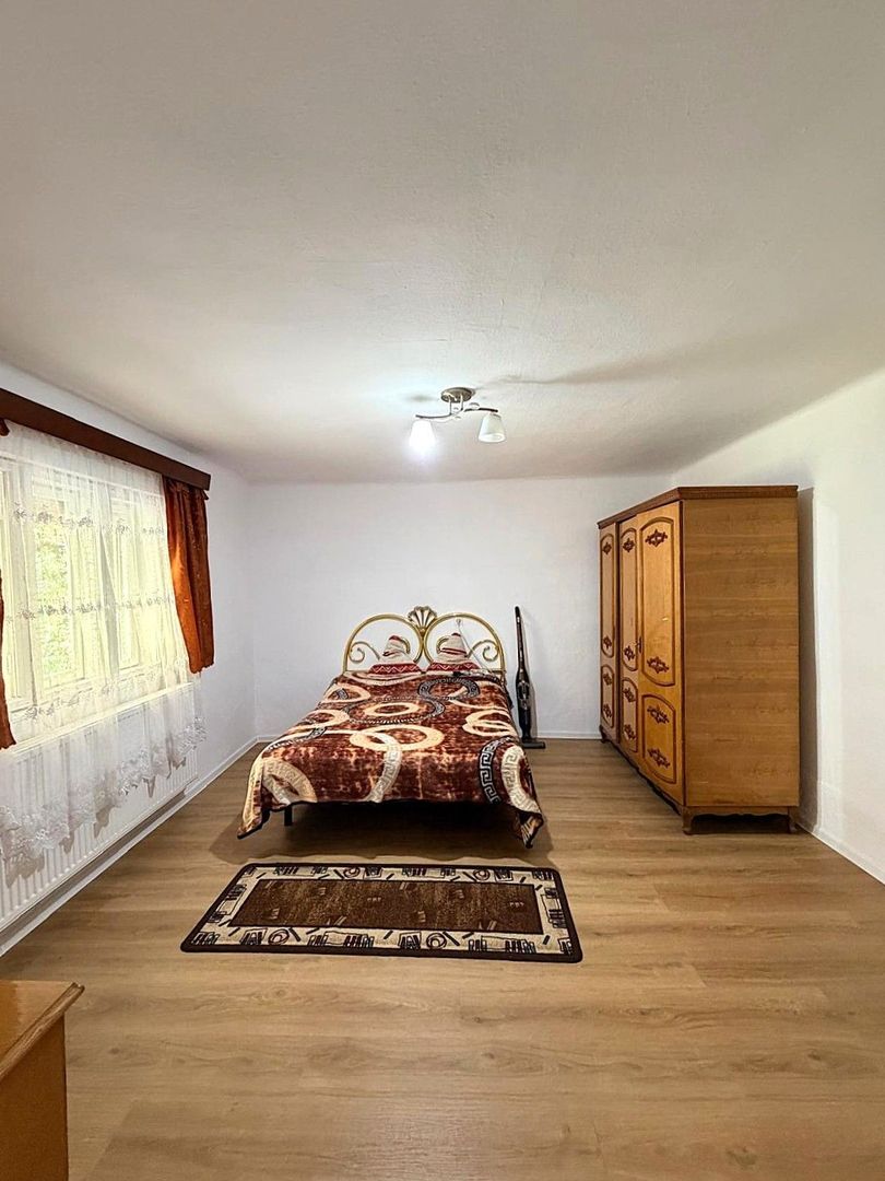 Casa de vanzare 1500 mp Cugir zona linistita - Poză 6