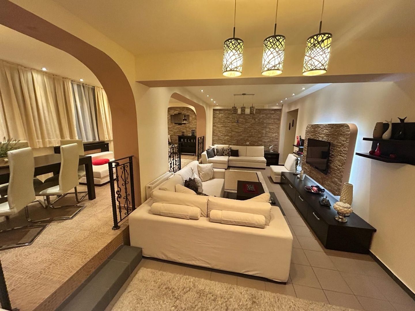 Apartament modern cu 2 camere, 94 mp utili, în bloc nou.Mobilat  si utilat - Poză 4