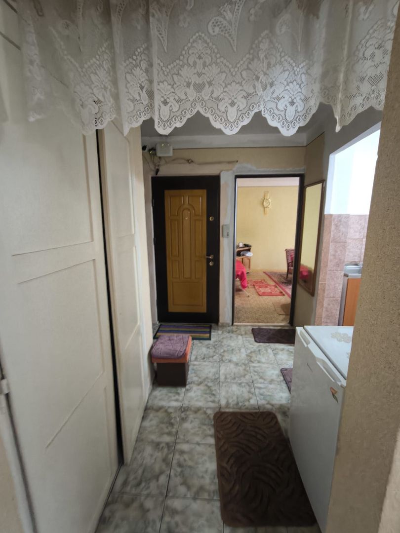 Apartament 2 camere decomandat etajul 2 in Iosia Oradea - Poză 2