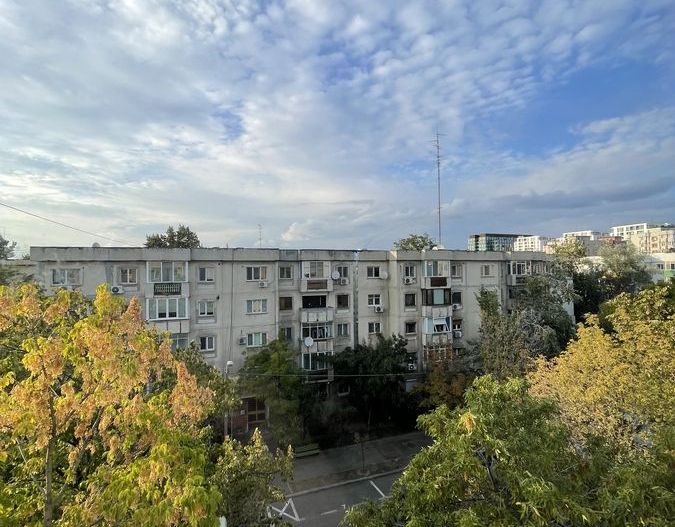 Vânzare garsonieră decomandată, spațioasă – zonă Drumul Sării / Sebastian - Poză 1