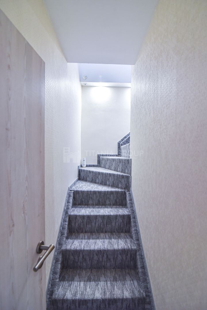 Casa zona centrala, curte individuala - Poză 6