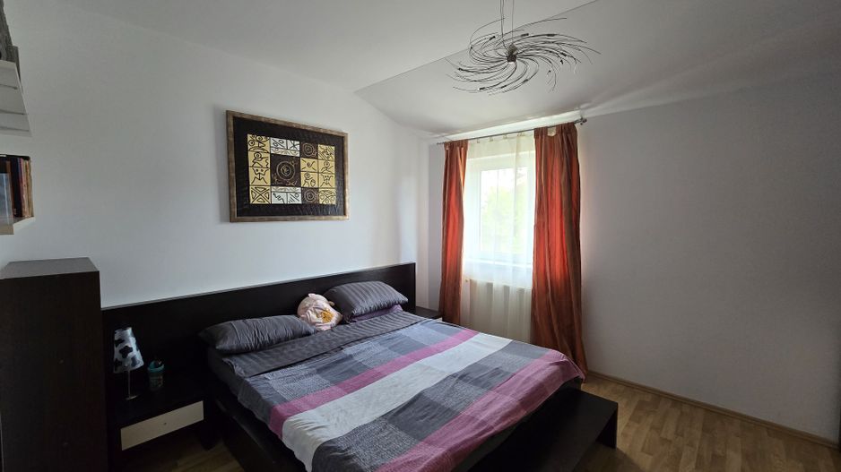 Apartament 2 Dormitoare, 2 Bai, Dumbravita, Curte interioara cu loc de joaca - Poză 3